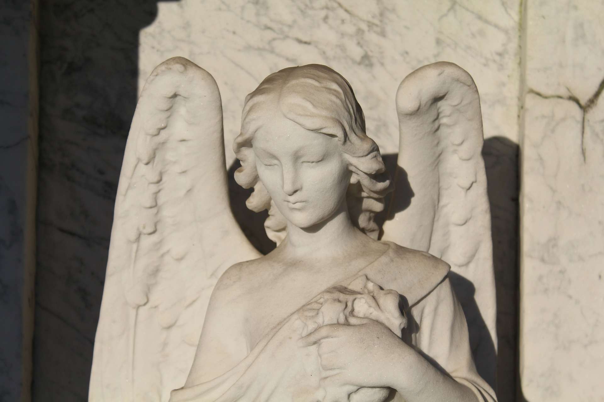 statue of guardian angel