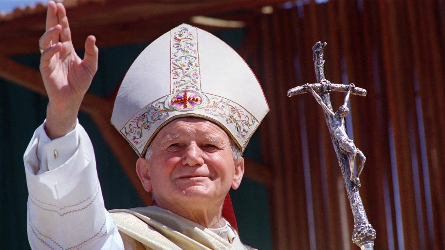 C-_Users_acdata_AppData_Local_Temp_natunzf6 St. Pope John Paul II waving