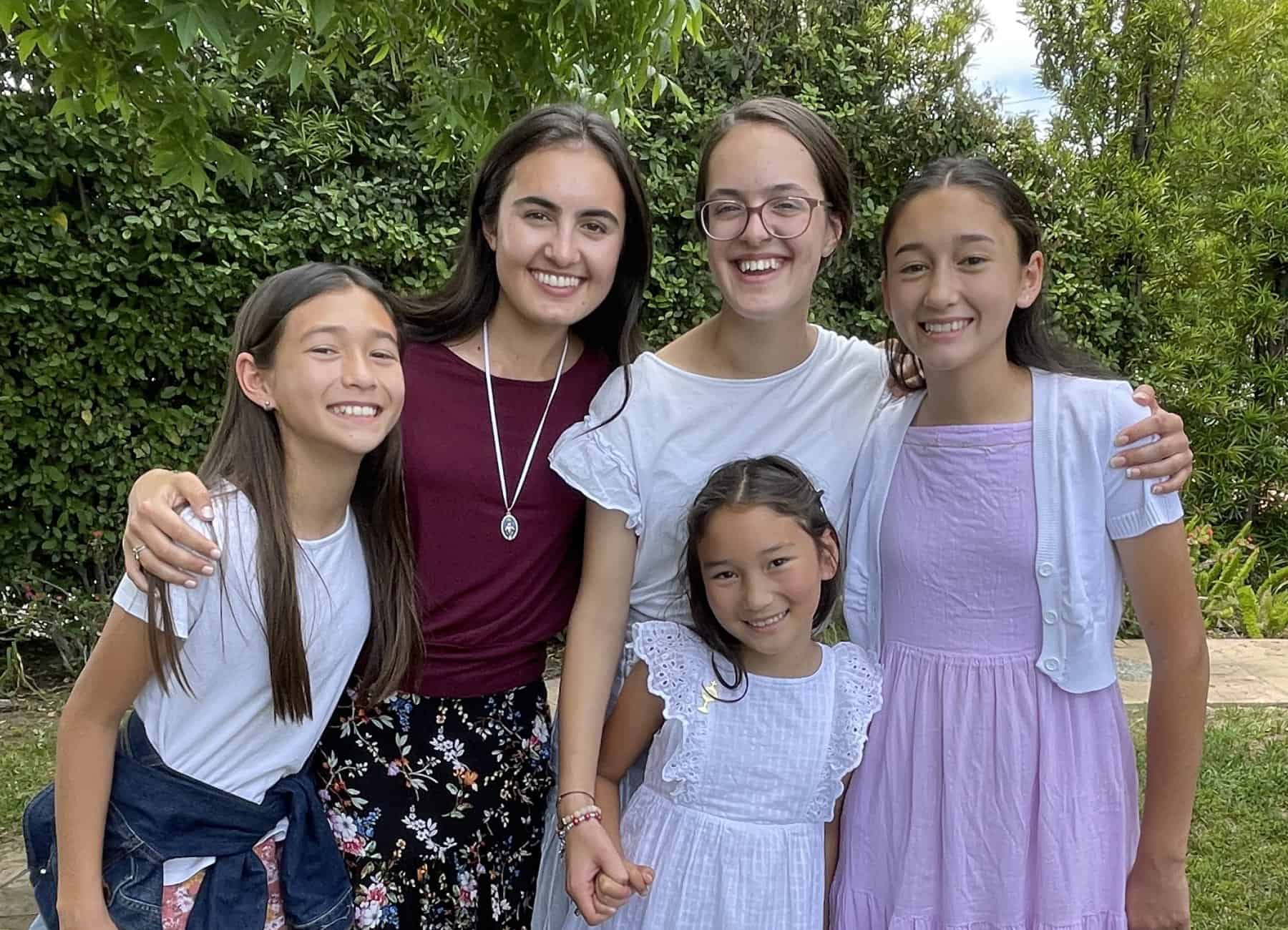 Decor Carmeli Highschool Girls